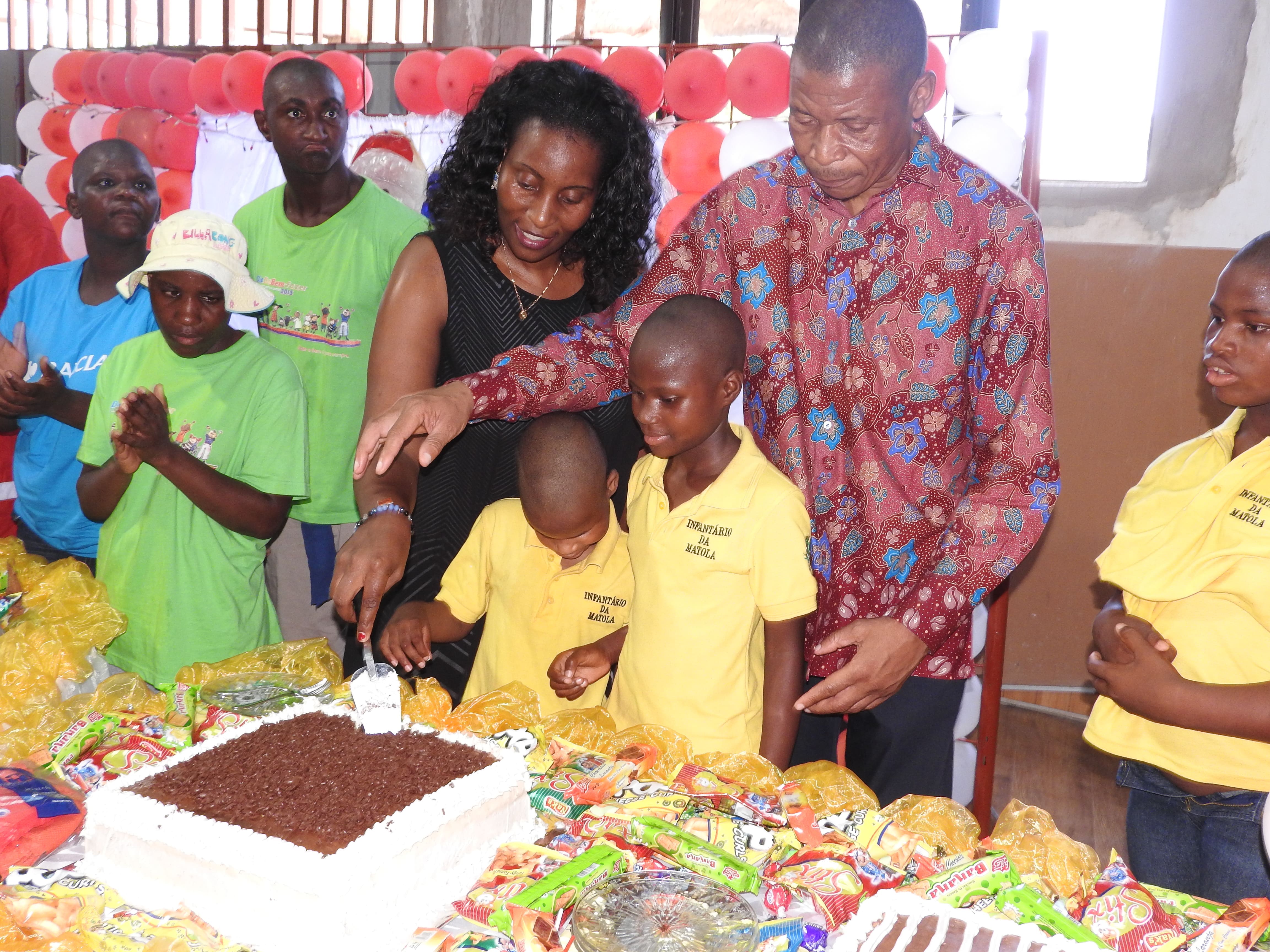 Comunidade unida em oração